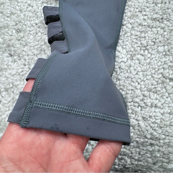 Victoria Secret Sport Knockout Tight Cutout Legging. Blue Gray Color. Size Med - Picture 4 of 10